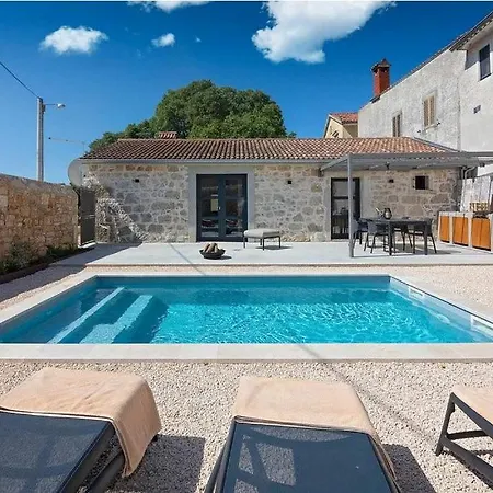 Villa Dvori Private Pool Near Porec Vrznaveri